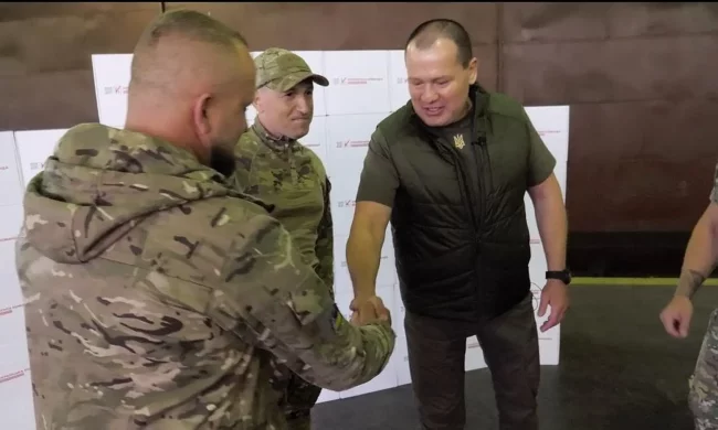 Артур Палатний: "Українська команда" передала на фронт вже майже 3500 дронів - чергову партію отримав 21 полк безпілотних систем