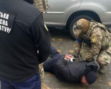 Одесский таможенник попадет на скамью подсудимых: его могут наказать до двенадцати лет в тюрьме