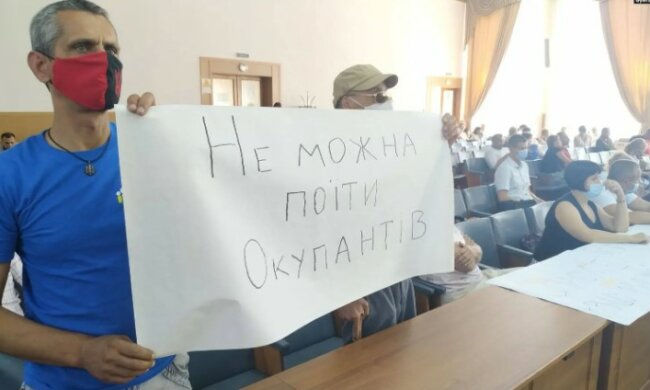 "Не можна поїти окупантів": Херсон звернувся із закликом до Зеленського через подачу води в Крим
