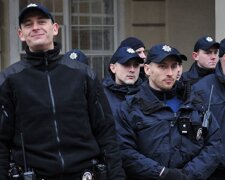 Пенсіонер став погрожувати вибухом поліцейським на Одещині: з'їхалися всі служби