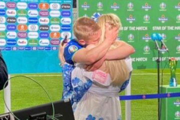 Зінченко зворушив відео з вагітною дружиною після матчу зі Швецією: "Я завжди з тобою"