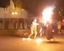 В Одесі дівчина підпалила себе під час виступу: з'явилося відео