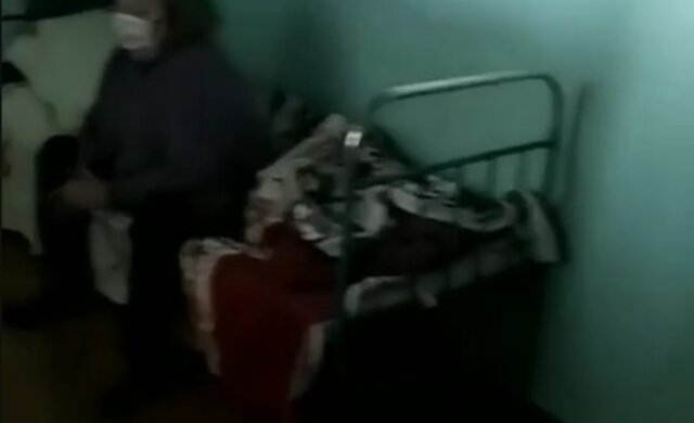 В сети показали условия в районной больнице на Харьковщине: "Подсвечивают медсестре телефоном"