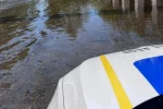 перелив на дамбі