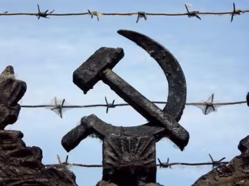 «Недоноски совкові»: у військовому училищі Києва помітили символ СРСР, українці в люті