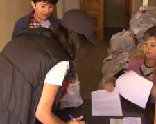 Безкоштовні продукти для ВПО та пенсіонерів у Запоріжжі