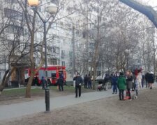 9-летний мальчик выпал из окна многоэтажки и выжил: кадры чудесного спасения из Одессы