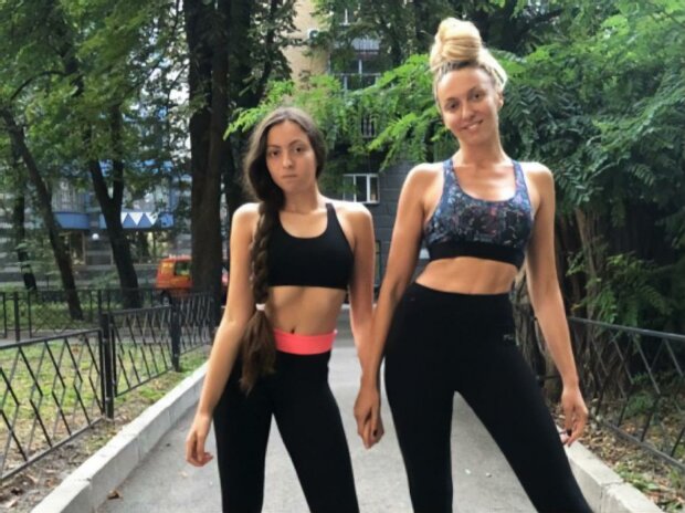 Дочка Полякової вразила виглядом поруч з мамою на