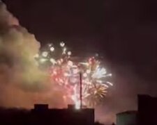"Це знак Перемоги": вогняні "квіти" над багатостраждальним Харковом потрапили на відео