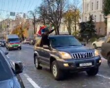 В Киеве празднуют прекращение конфликта в Карабахе, видео: "проехались по столичным улицам с..."