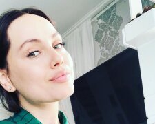 Украинская Джоли раздвинула ноги и показала горячие движения на природе: видео завораживает