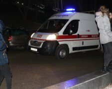 В Одессе мужчина открыл стрельбу по прохожим, среди пострадавших подросток: кадры с места