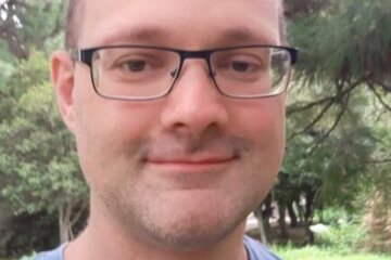 По дороге из Киева в Днепр бесследно исчез глава общественной организации: фото и приметы