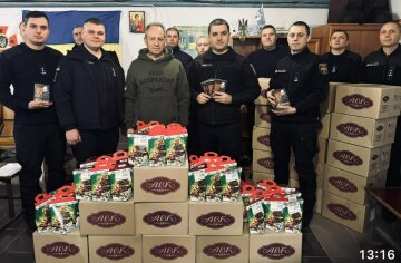 Допомога від "Рідної країни": Микола Томенко передав 650 подарунків дітям Героїв Херсонщини та 1,5 тонни масксіток військовим