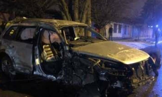 П'яний водій у Харкові влаштував ДТП, фото: "влетів у стовп і..."