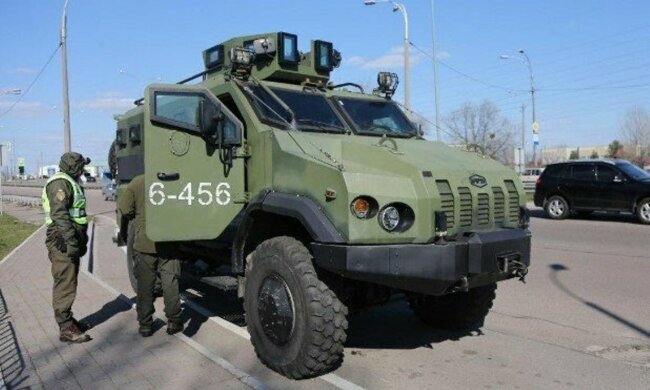 Військову техніку стягнули під Київ, почалися облави: до чого готуватися з 16 квітня і хто під загрозою