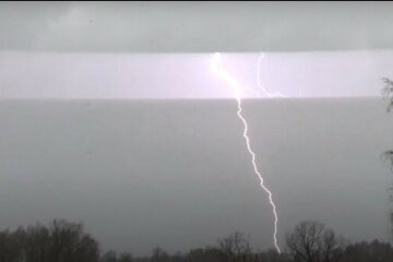 Дощі та грози зіпсують харків'янам настрій, синоптики озвучили прогноз: "пориви вітру до..."