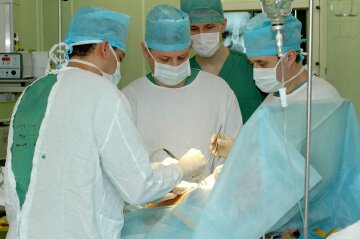 Київський хірург за поняттями відмовився оперувати жительку Донбасу