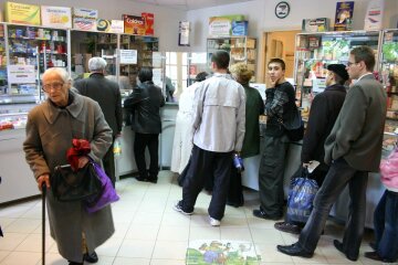 Божевілля почалося через коронавірус в Києві, аптеки стрімко спустошують: "по 200 штук на руки"