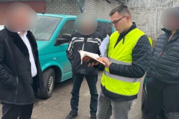 чиновники Гоструда требовали взятку в полмиллиона