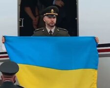 "Я готувався до гіршого": Віталій Марків нарешті ступив на рідну землю і звернувся до українців