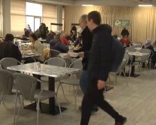 Безкоштовні продукти для ВПО та пенсіонерів у Києві