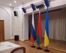 Переговори Росії і України: з'явилися перші кадри з місця і подробиці