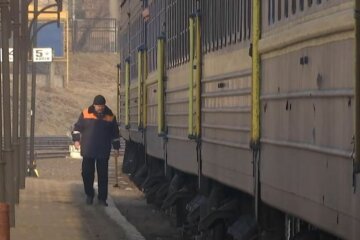 укрзализныця, пассажирские вагоны, вокзал, скрин