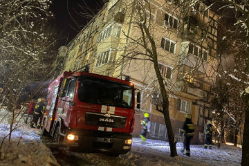 Семья с ребенком оказалась в ловушке: кадры жуткого пожара в Днепре