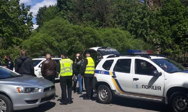 У храма в Киеве открыли стрельбу: съехались силовики, кадры