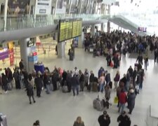 В киевских аэропортах не могут приземлиться самолеты: что происходит