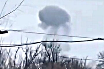 Оккупанты обстреляли аэропорт под Кривым Рогом: появились первые кадры