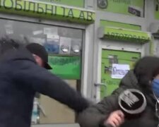 В Киеве на журналистку напали в прямом эфире, видео: неадеквату грозит до 5 лет тюрьмы