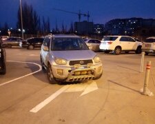 "Самые наглые": как паркуются автохамы в Одессе, возмутительные кадры