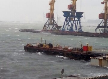 Стихія завдала нового удару по Одещині, паралізована робота портів: що сталося