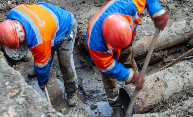 Авария трубы отопление вода