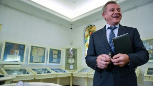 Яков Смолий