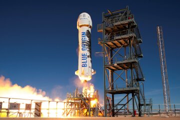 Компания Blue Origin к 2018 году запустит туристические полеты в космос (видео)