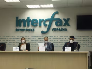 Волонтерська ініціатива «Безпечний вибір»: Кандидатам у мери пропонують забезпечити масками киян на виборах