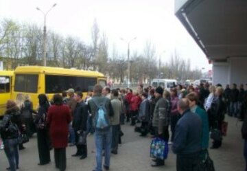 Київ скував транспортний колапс: які рейси скасовані, подробиці