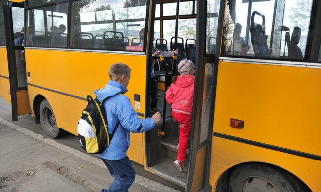 "Не подивився в дзеркало": маршрутник в Дніпрі ледь не скалічив дитину