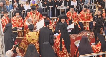 В Иерусалиме Патриарх Феофил омыл ноги 12-ти священникам
