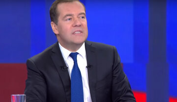 Медведев собрался сократить население России, готовится настоящий геноцид: "16 миллионов человек..."