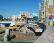 Перестарались: строители продырявили метро «Героев Днепра» (фото)