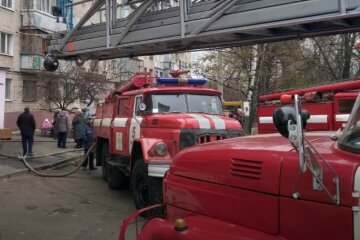 У Харкові спалахнула багатоповерхівка, почалася термінова евакуація: деталі і кадри з місця