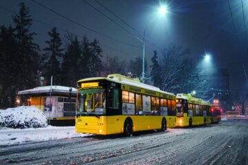 общественный транспорт,