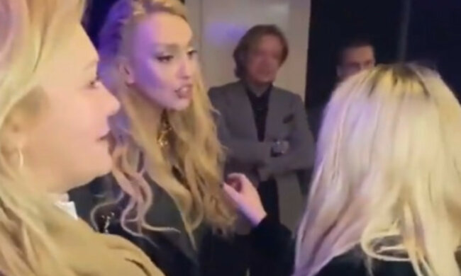 Оля Полякова, Наталья Могилевская