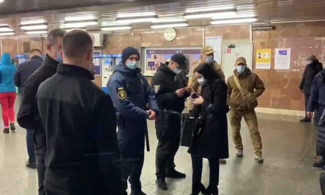 Можна "стати" лікарем: у Києві влаштували продаж спецпропусків "всім бажаючим", фото