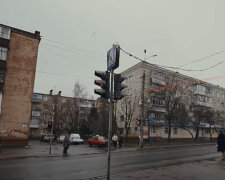 На украинских дорогах заработают новые светофоры: что известно на данный момент