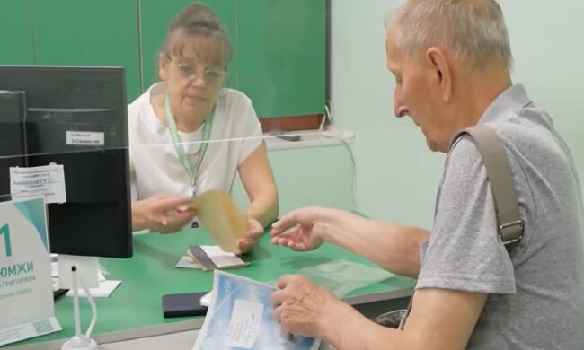 Гуманітарна допомога для пенсіонерів у Харкові